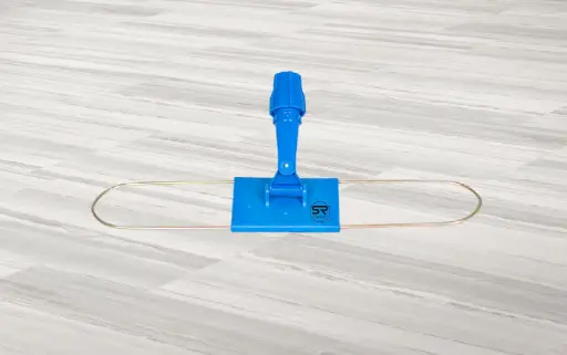 S R Cleaner 18" Gray Cotton Dry Mop Bracket.